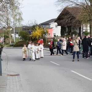 Palmweihe vor dem Pfarrheim